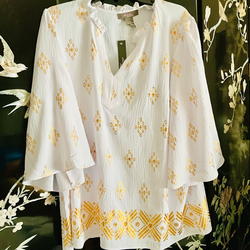 🦢Beautiful white with gold print embellished with Swaroski crystals